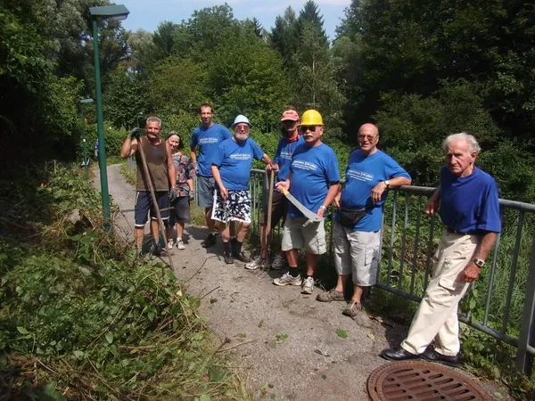 "Entkrautung" der Station, Foto 1