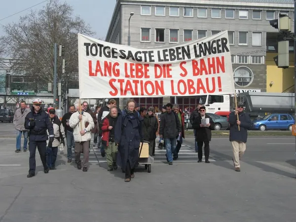 Totgesagte leben länger - Lang lebe die S-Bahn Station Lobau, Foto 23