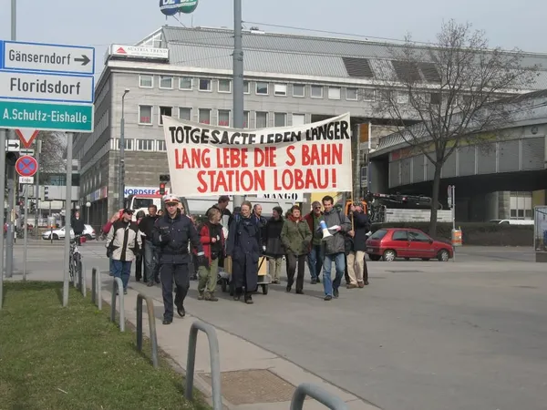 Totgesagte leben länger - Lang lebe die S-Bahn Station Lobau, Foto 24