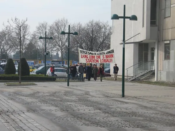 Totgesagte leben länger - Lang lebe die S-Bahn Station Lobau, Foto 29