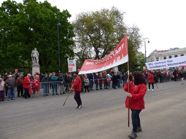 Aktion beim SPÖ-Maiaufmarsch, Foto 1